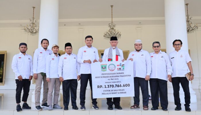 Gubernur Sumbar Lepas Relawan KNRP Bawa Donasi Rp1,37 Miliar untuk Palestina