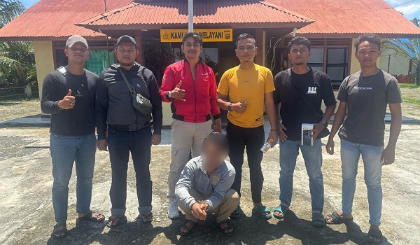Unit Reskrim Polsek Merbau berhasil mengamankan pelaku pembobol rumah di Mengkirau setelah berusaha lari ke Sungai Apit, Kabupaten Siak.(ist)