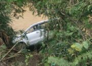 Sopir Mengantuk, Avanza Masuk Jurang di Gunung Talang Solok