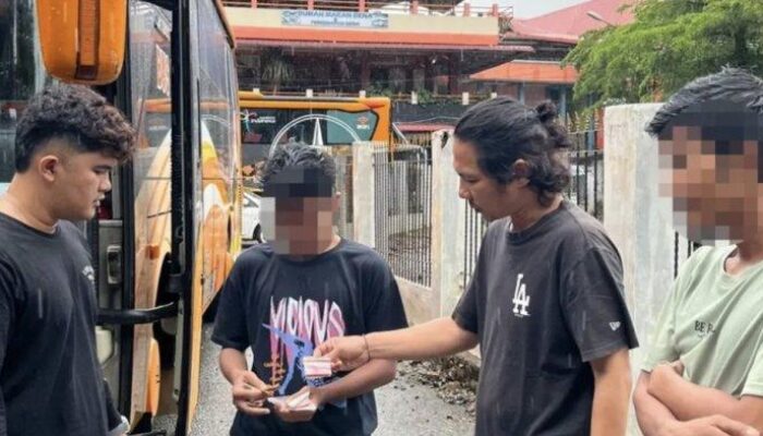 Parkir Liar di Pantai Carocok, Dua Oknum Pemuda Diamankan Polres Pessel