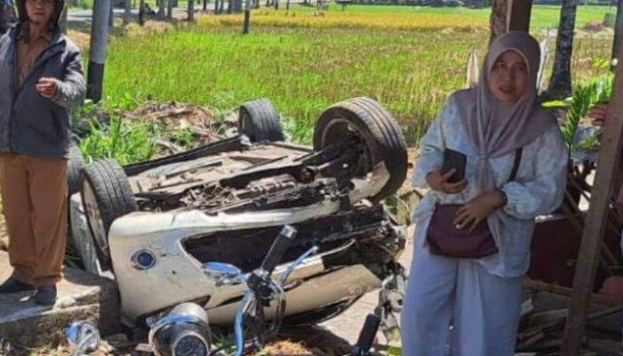 Mobil Hilang Kendali di Payakumbuh, Sepeda Motor Ditabrak hingga Terseret 14 Meter
