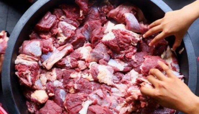 Makan Daging Berlebihan Berisiko Sakit Jantung dan Kanker Usus Besar