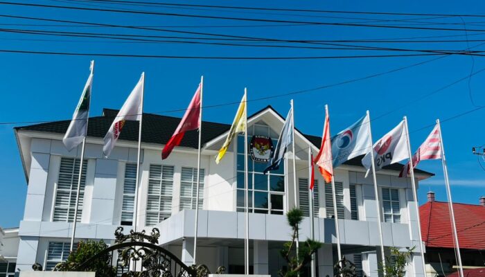 KPU Sumbar Serahkan SK CPNS 2024, Tegaskan Integritas Penyelenggara Pemilu