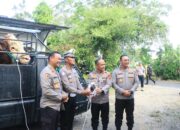Kapolda Sumbar Serahkan Hewan Kurban untuk Polres Mentawai