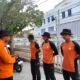 Tim SAR bersiap berangkat menuju lokasi pencarian korban tenggelam di Sungai Cenaku, Inhu, Senin (9/6). (Foto: Basarnas Pekanbaru)