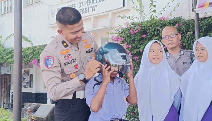 Police Go to School, Polda Riau Ajak Pelajar Peduli Lalu Lintas dan Lingkungan
