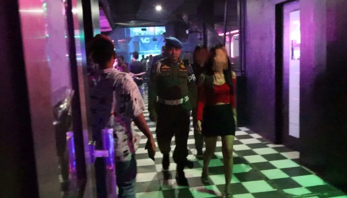 Satpol PP Padang Tertibkan Hiburan Malam, 18 Remaja Diamankan