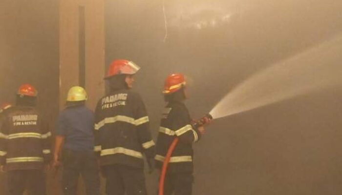 The Axana Hotel di Padang Terbakar, Ratusan Tamu Hotel Dievakuasi