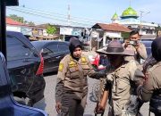Satpol PP Padang Tertibkan Pengemis dan Pak Ogah di Lampu Merah