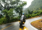 Honda Hayati Bagikan Tips Berkendara Aman di Jalanan Licin dan Menurun