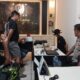 Petugas kepolisian mengamankan pelaku dugaan aborsi di Kecamatan Padang Selatan, Padang, Rabu (11/6) malam. (Foto: Polsek Padang Selatan)