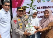 Dukung Penanaman Langsung Pohon di Riau, Kapolda Hadiahkan Sim Gratis Untuk Gen Z