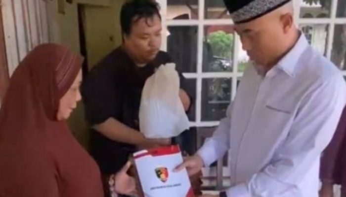 Empati di Tengah Duka, Dirreskrimsus Polda Sumbar Bantu Pendidikan Anak Yatim