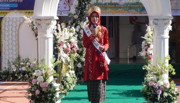 Khesy Janetha Andres Harumkan Nama Padang Lewat Ajang Putri Pelajar Indonesia 2025