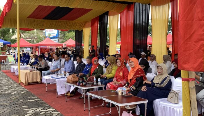 Pelajar Sumbar Tunjukkan Aksi Memukau di Festival Randai KBCE 2025