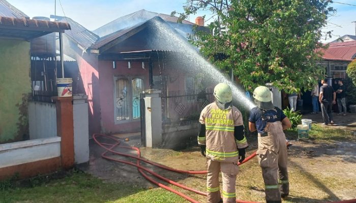 Kebakaran di Perumahan Kartama Bumi Indah Pekanbaru , Satu Rumah Ludes Terbakar