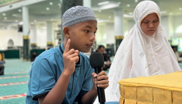 Dua Muallaf Muda Sukses Ikrarkan Syahadat di Masjid Agung An-Nur Pekanbaru