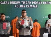 Sempat Kejar-kejaran dengan Polisi, Emak-emak Bawa 1 Kg Sabu Diciduk di Kampar 