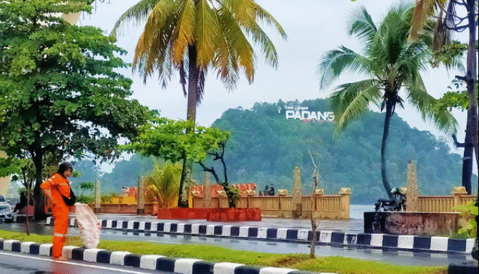 Jelang HJK Padang, Perempuan Bersih Jadi Penjaga Wajah Kota