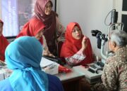 Hadiah Merdeka untuk Lansia Padang: Pemeriksaan Mata dan Kacamata Gratis