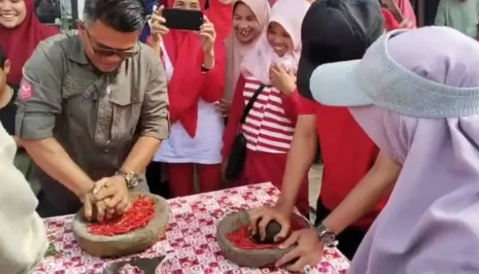 Nagari Lasi Meriahkan HUT RI dengan Lomba Tradisional, Ada Bapak- bapak Menggiling Cabe