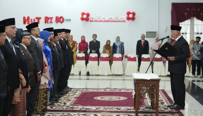 Gubernur Mahyeldi Lantik 14 Pejabat Pimpinan Tinggi Pratama Pemprov Sumbar