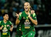 Persebaya Hajar Bali United 5-2, Dime Dimov Jadi Tembok Kukuh di Lini Belakang