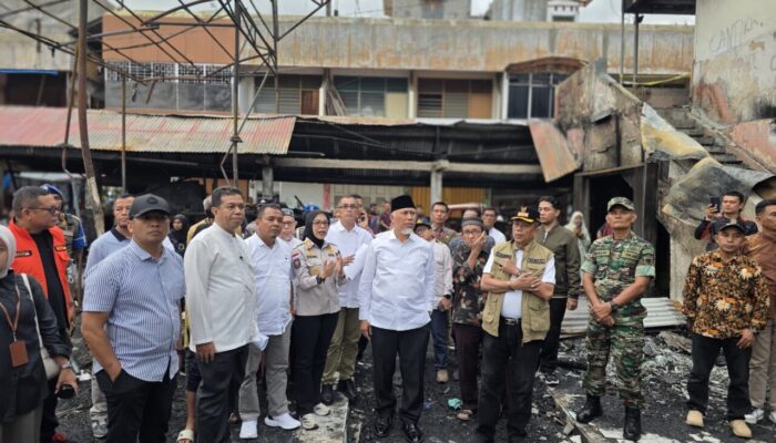 Gubernur Mahyeldi Tinjau Pasar Payakumbuh Pasca Kebakaran