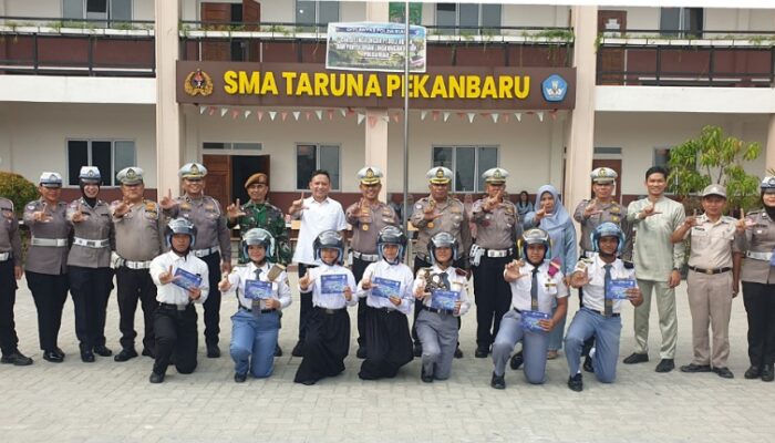 Police Goes To School Ditlantas Polda Riau, Tanamkan Budaya Tertib dan Cinta Lingkungan Lewat 