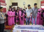 Kunjungi Rumah Duka Ipda Donald, Kapolda Herimen Beri Penghormatan Terakhir 
