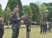 Dansat Brimob Polda Riau Pimpin Upacara Serah Terima Tunggul Batalyon A dan Batalyon B Pelopor