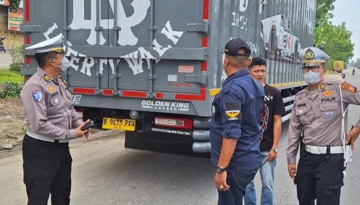 Razia Tranportasi Truk Odol di Pekanbaru, 30 Kendaraan Ditilang
