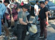 Kapolres dan Bupati Kuansing Gelar Gotong Royong Area Pasca Event Pacu Jalur 