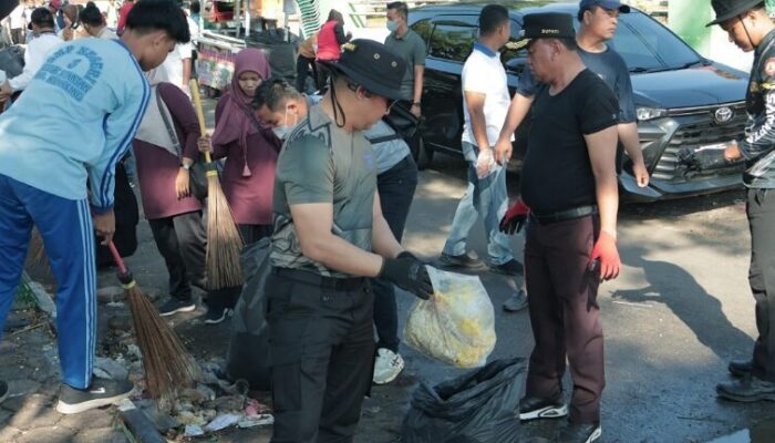 Kapolres dan Bupati Kuansing Gelar Gotong Royong Area Pasca Event Pacu Jalur 