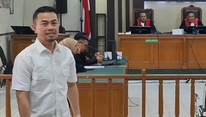 Risnandar Mahiwa Menjalani Sidang Pembacaan Nota Pembelaan, Sampaikan Maaf untuk Masyarakat Pekanbaru