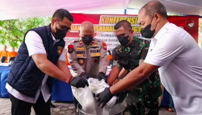 Ditresnarkoba Polda Riau Musnahkan Narkotika Hasil Tangkapan Juni Hingga Agustus 2025