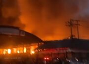 Kebakaran Hebat Landa Pasar Atas Payakumbuh, Api Masih Membara