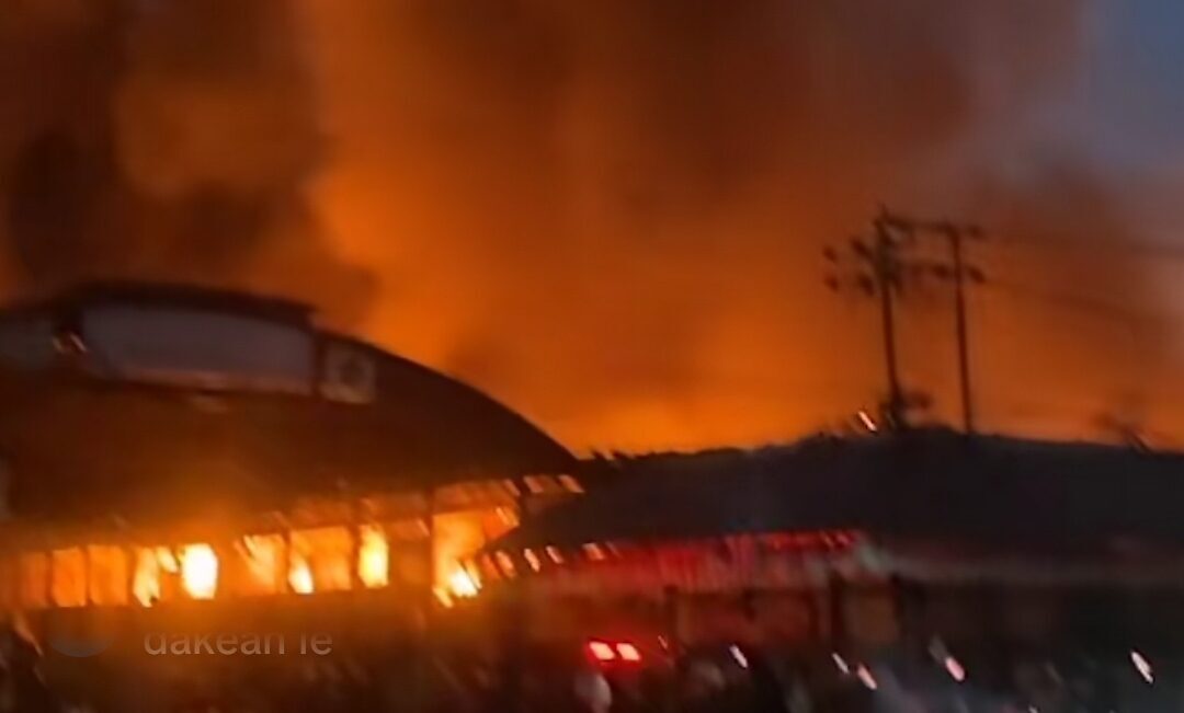 Beginilah penampakan Pasar Atas Payakumbuh yang terbakar.(ist)