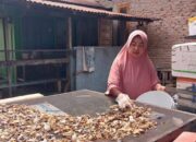 Dari Pandemi Jadi Inspirasi, Zikra Olah Kulit Hiu Jadi Kerupuk Gurih di Padang
