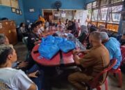 Wartawan di Payakumbuh Galang Donasi, Pedagang Korban Kebakaran Pasar Terima Bantuan Sembako