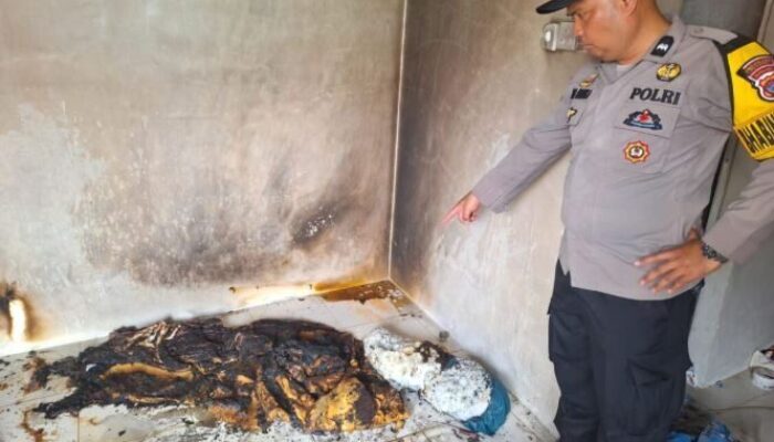Bertengkar dengan Pacar, Seorang Perempuan di Padang Nekat Bakar Diri