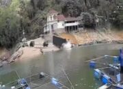 Truk Fuso Terjun ke Danau PLTA Koto Panjang Usai Bongkar Muatan, Sopir Selamat
