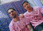 Persik Kediri Rilis Jersey Ketiga Bernuansa Pink, Angkat Tenun Ikat Bandar Kidul