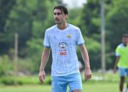 Persib Datangkan Striker Prancis Andrew Jung, Hodak Siapkan Trio Maut di Lini Depan