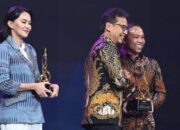 Gubernur Riau Terima Penghargaan Daerah Peduli Kesehatan dan Gizi Anak dari Kompas TV