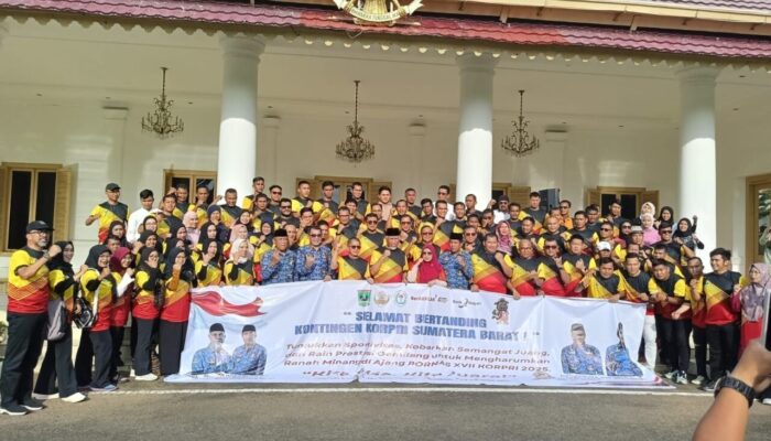 Gubernur Mahyeldi Lepas Kontingen Sumbar ke Pornas KORPRI XVII 2025