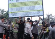 Pasang Plang Permanen di Lahan Bekas Karhutla, Begini Pesan Kapolres Rohil