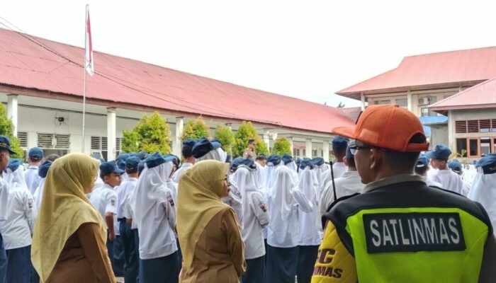 Jauhi Kenakalan Remaja, Satpol PP Padang Ingatkan Pelajar SMPN 17