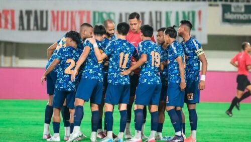 Pemain PSPS Pekanbaru berdoa sesaat jelang pertandingan.(ist)