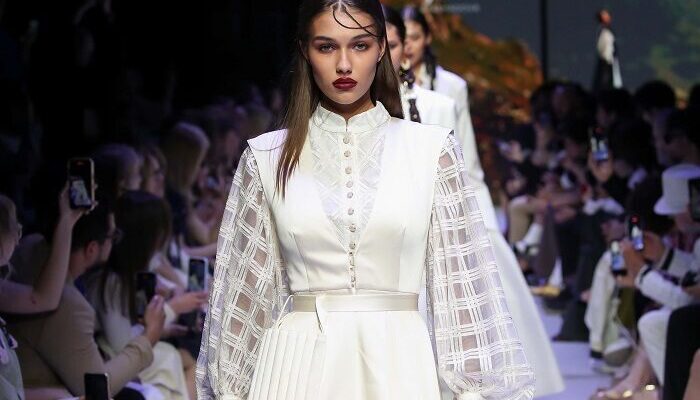 Bukan Keterbatasan, Moscow Fashion Week Jadi Cara Nyatakan Diri pada Dunia